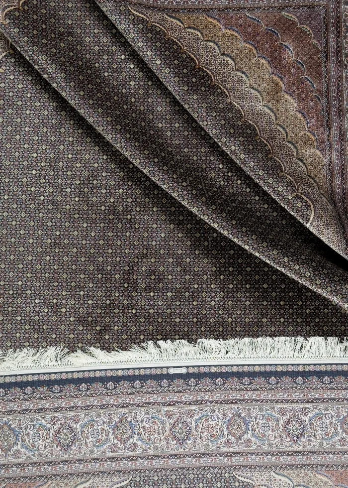 Brown Silk Persian Rug Fish Pattern 8 x 10