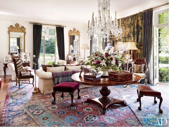 Creative Ways to Showcase Persian Style Rugs: From Walls to Floors