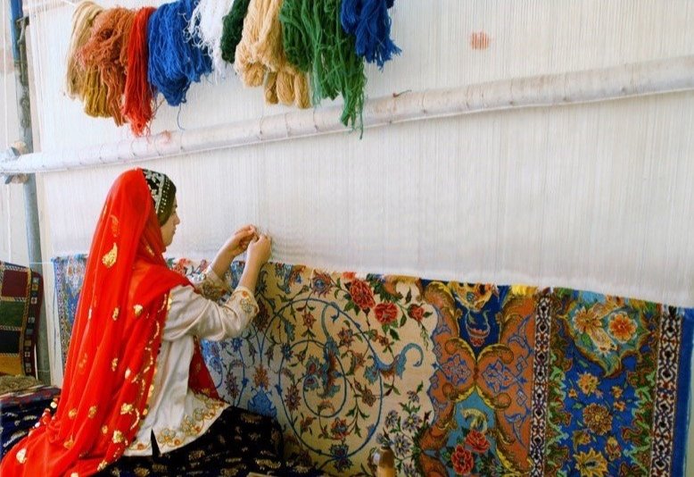 How Persian Rugs Are Made: Art and Tradition How Persian Rugs Are Made: Art and Tradition