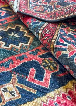 Red and Blue Wool Persian Rug Qashqai Pattern 5 x 8 - Image 5