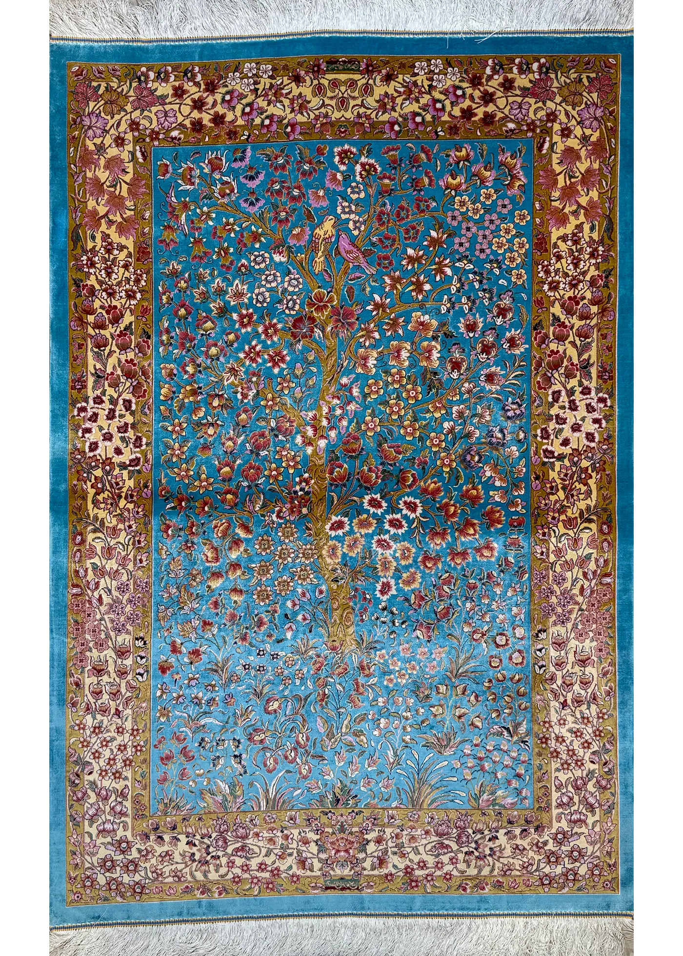 The History and Artistry of Green Persian Rugs