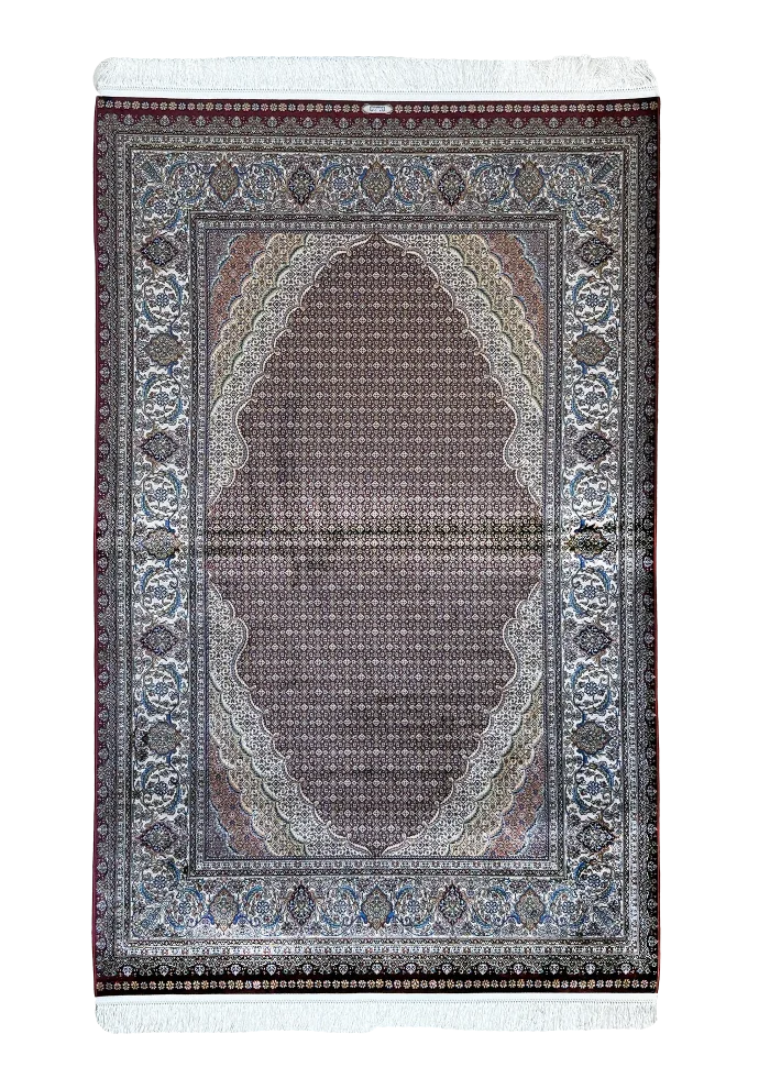 Red and Beige Persian Rug Fish Pattern 4 x 6