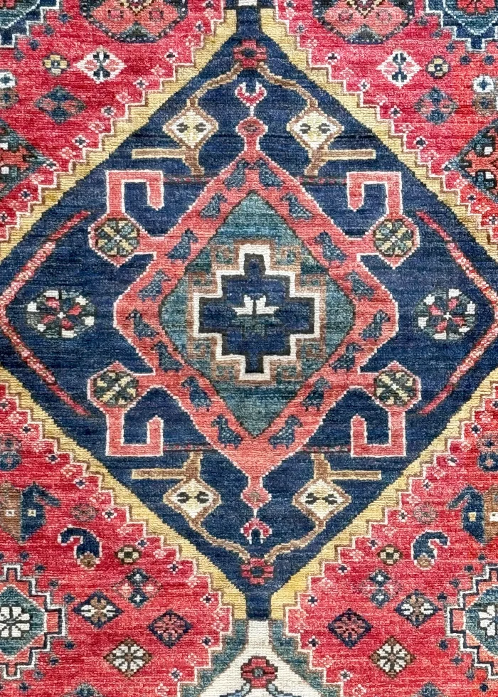 Red and Blue Wool Persian Rug Qashqai Pattern 5 x 8 - Image 4
