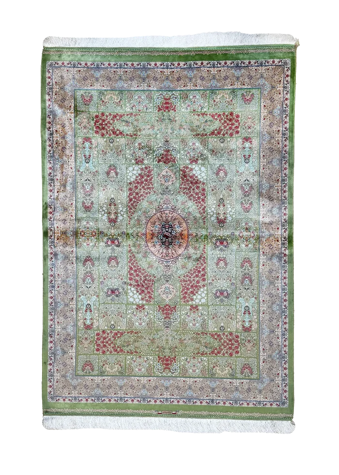 Green and Red Persian Rug Tile Pattern 4 x 6